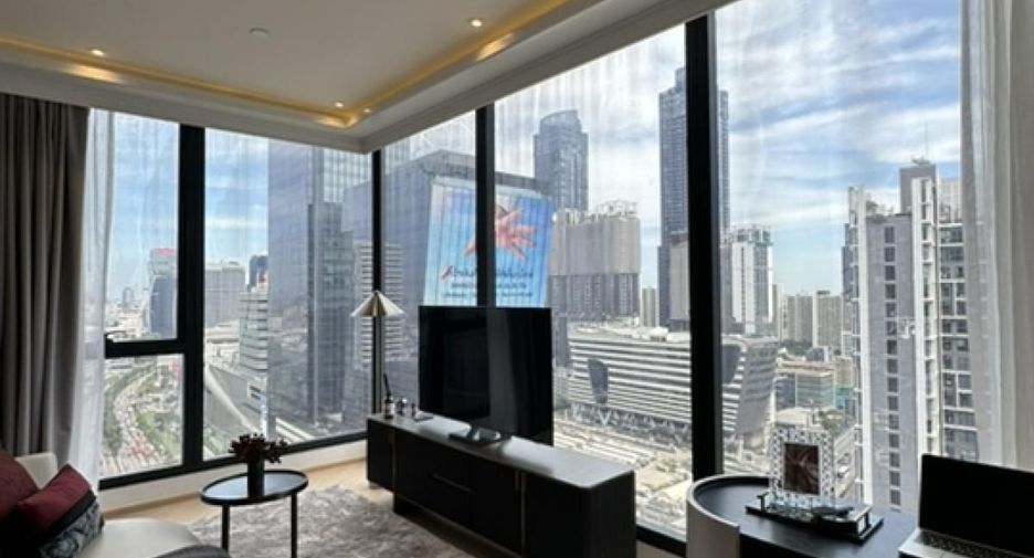 For sale 3 bedrooms condo in Huai Khwang, Bangkok