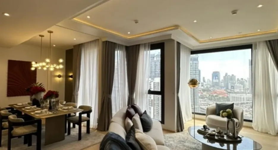 For sale 3 bedrooms condo in Huai Khwang, Bangkok