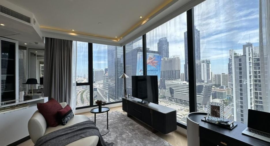 For sale 3 bedrooms condo in Huai Khwang, Bangkok