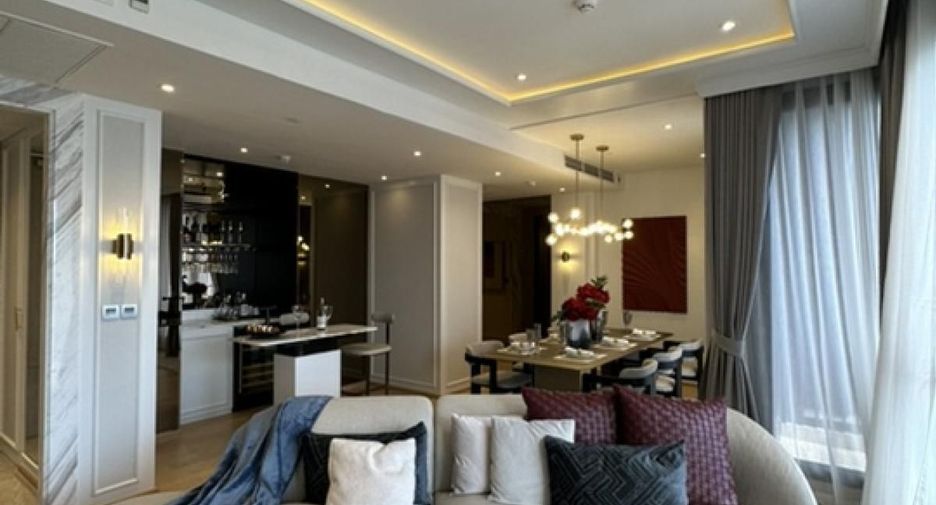For sale 3 bedrooms condo in Huai Khwang, Bangkok
