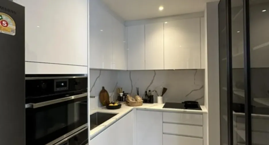 For sale 3 bedrooms condo in Huai Khwang, Bangkok