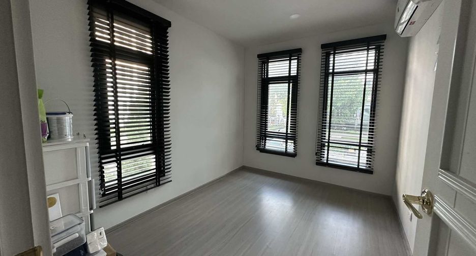 À vendre 2 chambres condo à Din Daeng, Bangkok