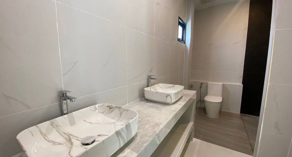 For sale 5 bedrooms house in Mueang Phuket, Phuket