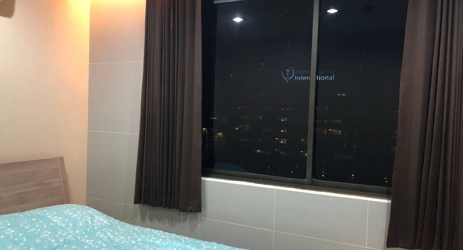 For rent 2 bedrooms condo in Watthana, Bangkok