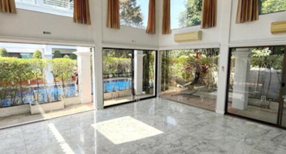 For rent 3 bedrooms house in Khan Na Yao, Bangkok