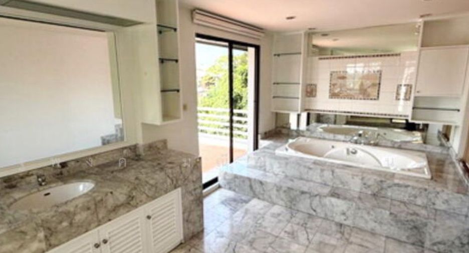 For rent 3 bedrooms house in Khan Na Yao, Bangkok