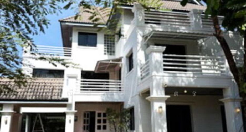 For rent 3 bedrooms house in Khan Na Yao, Bangkok