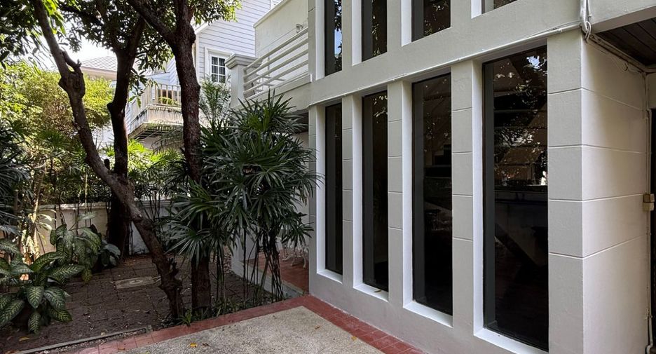 For rent 3 bedrooms house in Khan Na Yao, Bangkok
