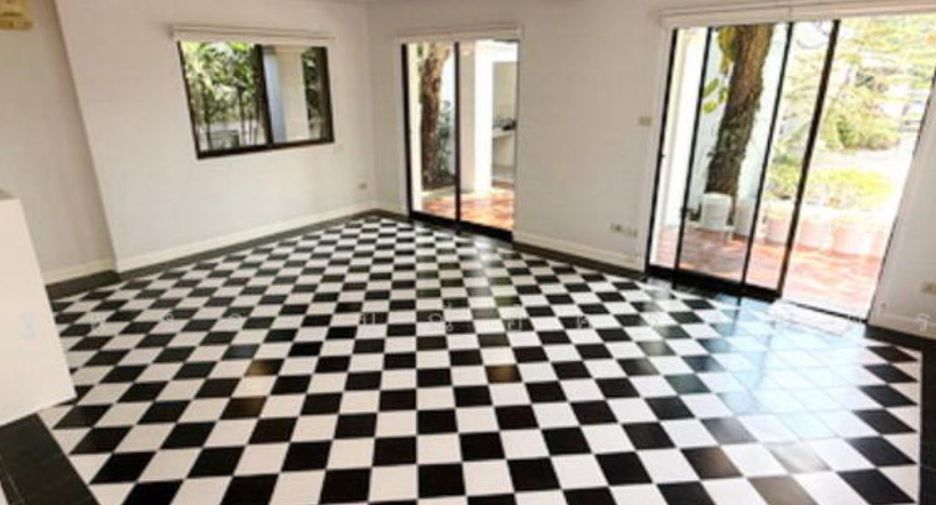 For rent 3 bedrooms house in Khan Na Yao, Bangkok