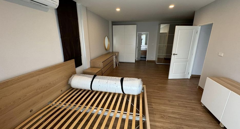 For rent 4 bedrooms house in Don Mueang, Bangkok
