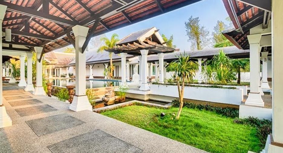 For sale 4 bedrooms villa in Takua Pa, Phang Nga