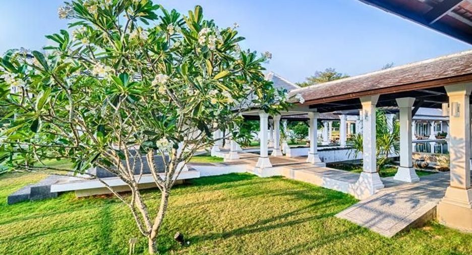 For sale 4 bedrooms villa in Takua Pa, Phang Nga