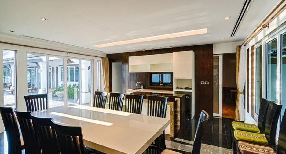 For sale 4 bedrooms villa in Takua Pa, Phang Nga