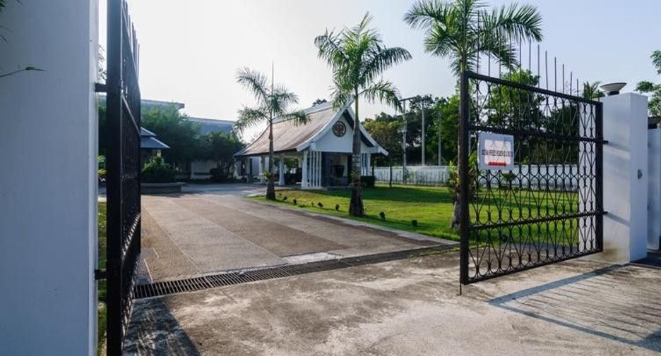 For sale 4 bedrooms villa in Takua Pa, Phang Nga