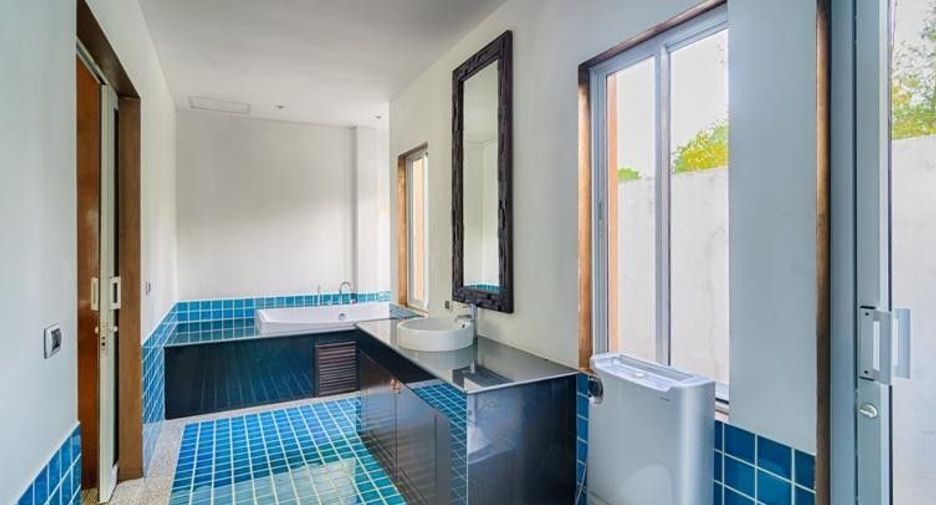 For sale 4 bedrooms villa in Takua Pa, Phang Nga