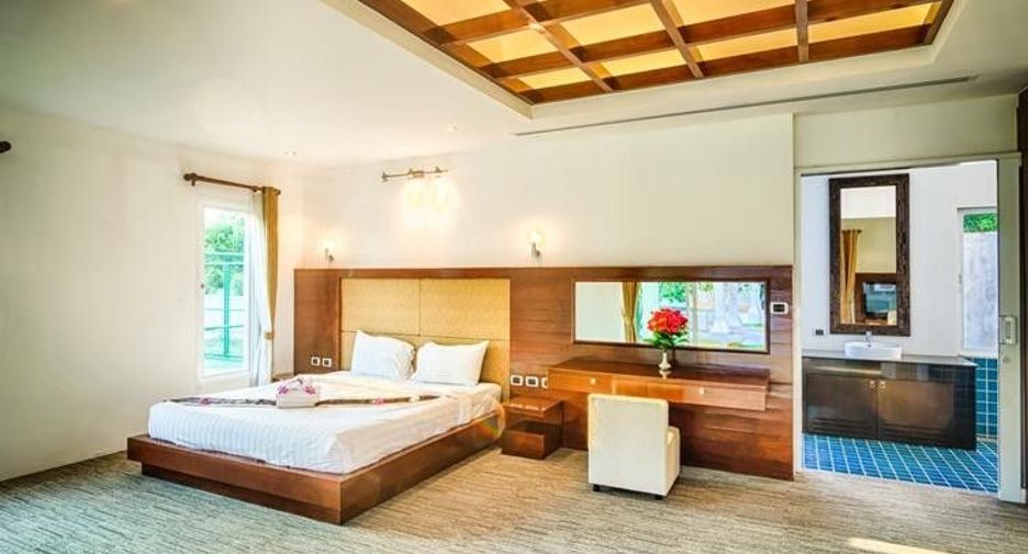 For sale 4 bedrooms villa in Takua Pa, Phang Nga