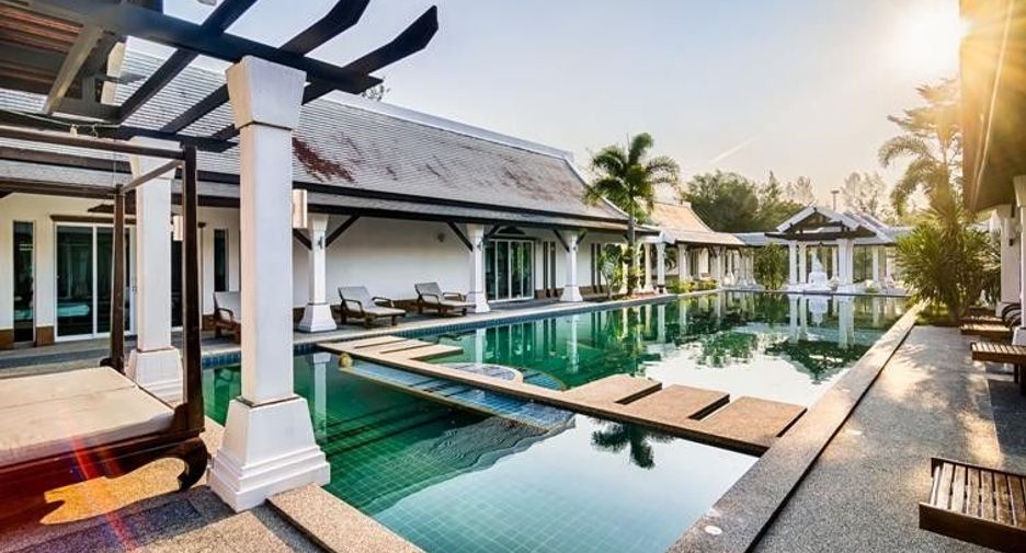 For sale 4 bedrooms villa in Takua Pa, Phang Nga