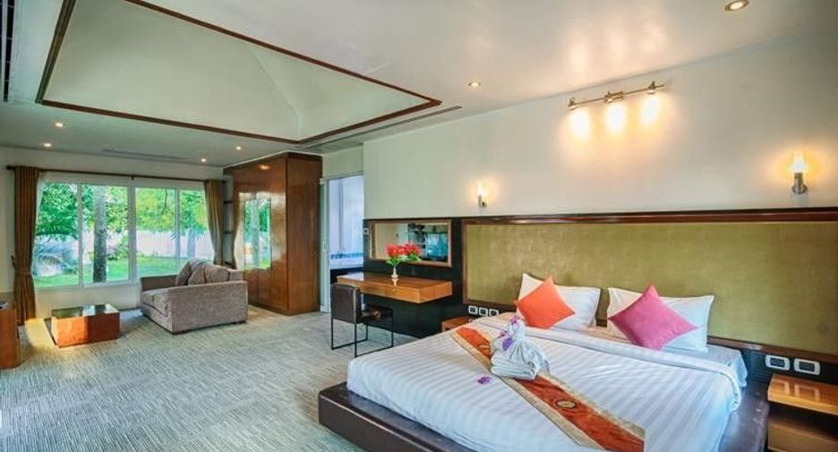 For sale 4 bedrooms villa in Takua Pa, Phang Nga