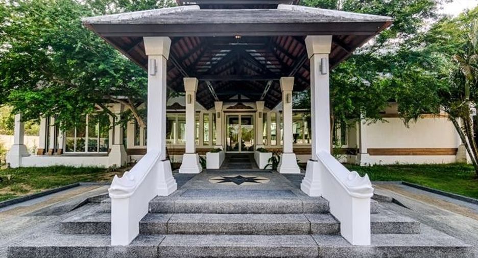 For sale 4 bedrooms villa in Takua Pa, Phang Nga