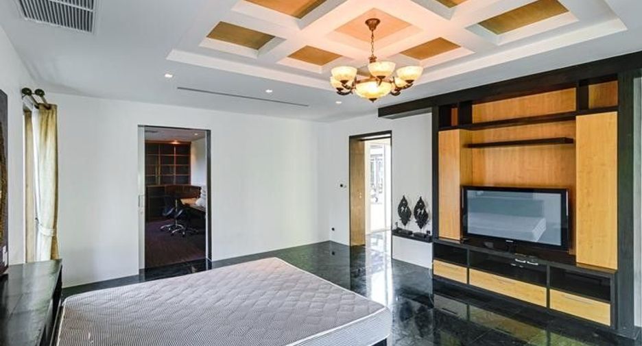 For sale 4 bedrooms villa in Takua Pa, Phang Nga