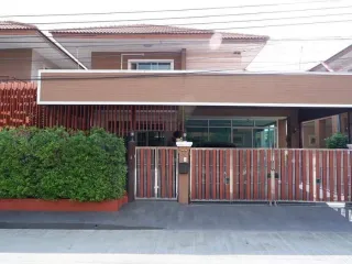 Casa en venta de 3 habitaciones en Bang Phli, Samut Prakan