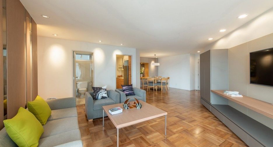 For rent 3 bedrooms condo in Yan Nawa, Bangkok