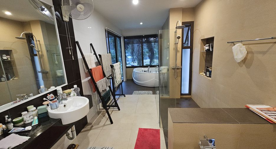 For rent 3 bedrooms villa in Kathu, Phuket
