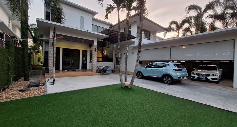 For rent 3 bedrooms villa in Kathu, Phuket