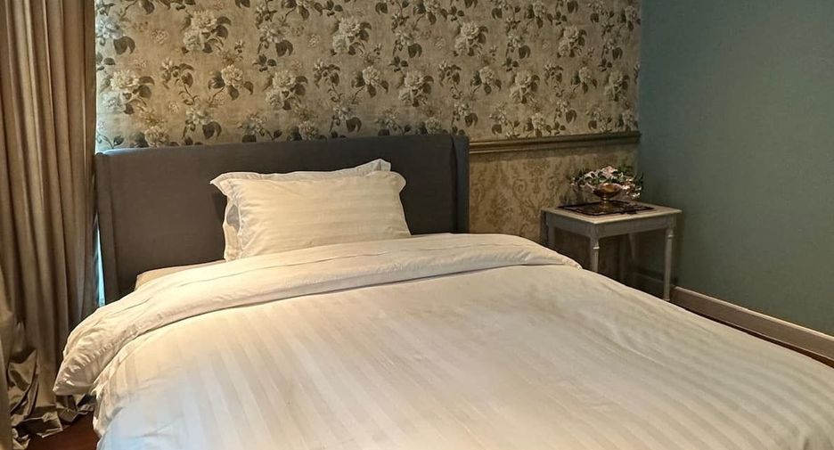 For rent 4 bedrooms condo in Watthana, Bangkok