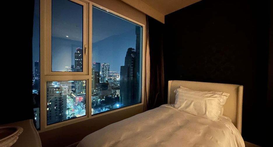 For rent 4 bedrooms condo in Watthana, Bangkok