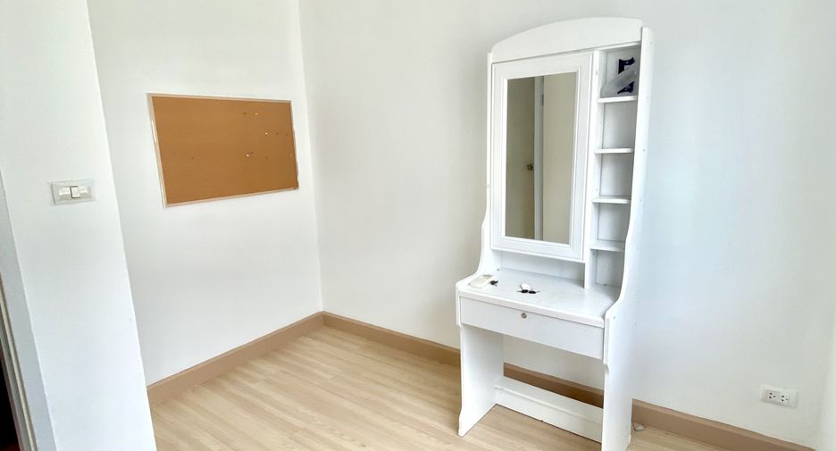 Casa adosada en venta de 4 habitaciones en Bang Khun Thian, Bangkok
