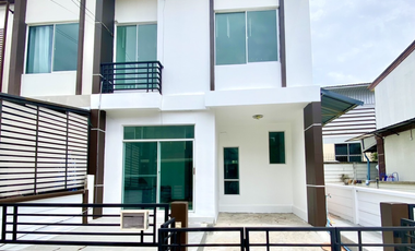 Reihenhaus zum Kauf mit 4 Zimmer in Bang Khun Thian, Bangkok