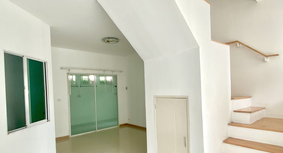 Casa adosada en venta de 4 habitaciones en Bang Khun Thian, Bangkok