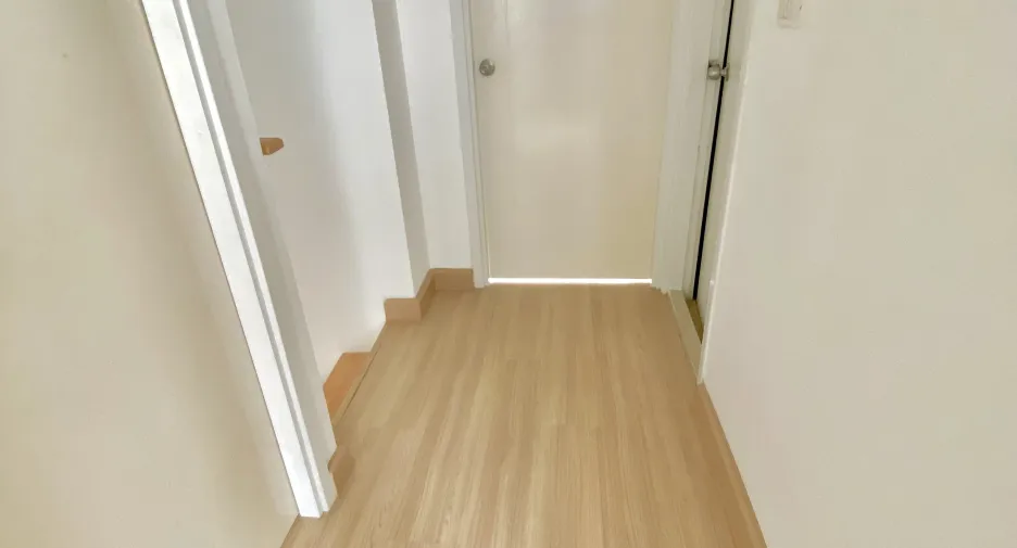 Casa adosada en venta de 4 habitaciones en Bang Khun Thian, Bangkok