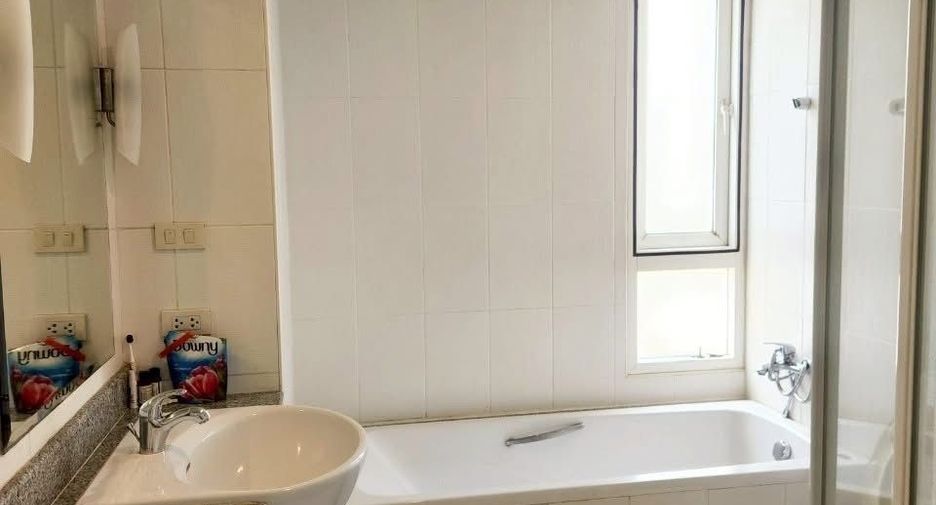 For sale and for rent 3 bedrooms condo in Watthana, Bangkok