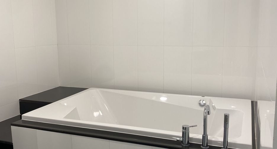 For sale 2 bedrooms condo in Khlong Toei, Bangkok