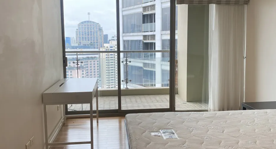 For sale 2 bedrooms condo in Khlong Toei, Bangkok