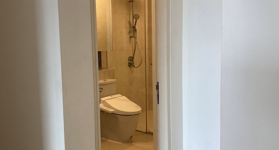 For sale 2 bedrooms condo in Khlong Toei, Bangkok