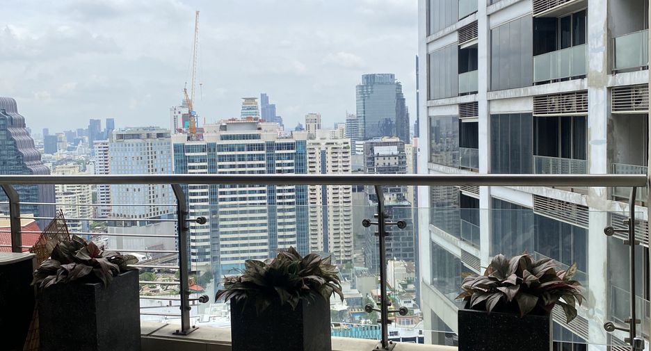 For sale 2 bedrooms condo in Khlong Toei, Bangkok