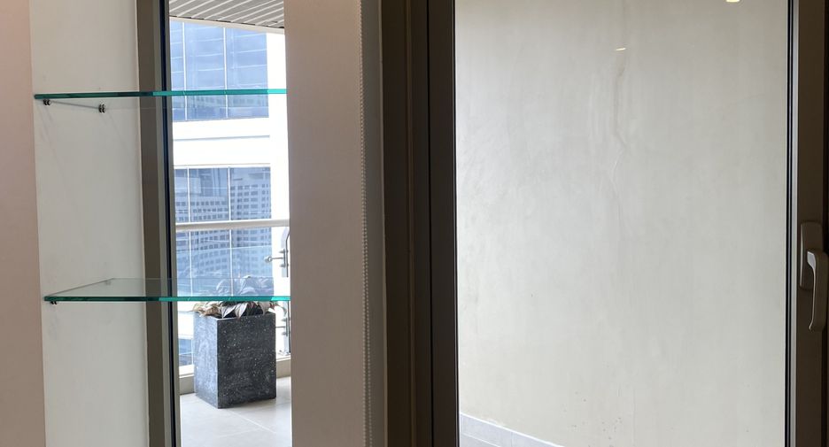 For sale 2 bedrooms condo in Khlong Toei, Bangkok