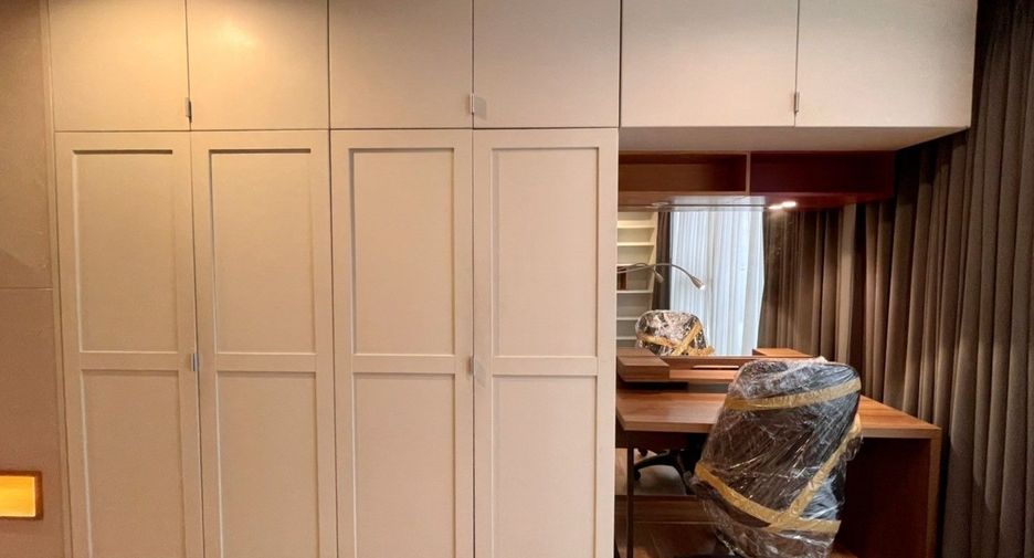 For rent 2 bedrooms condo in Pathum Wan, Bangkok