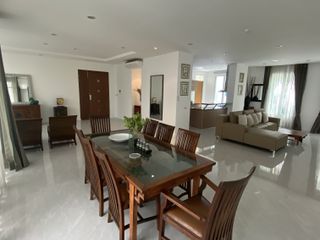 出租 4 卧室 公寓式住宅 在 Watthana, 曼谷
