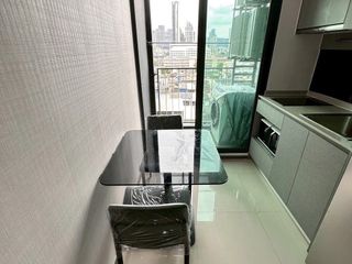 Condo en alquiler de 1 habitaciones en Phra Khanong, Bangkok