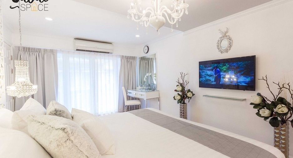 For rent 4 bedrooms house in Lat Phrao, Bangkok