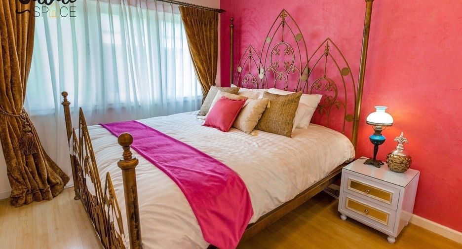 For rent 4 bedrooms house in Lat Phrao, Bangkok