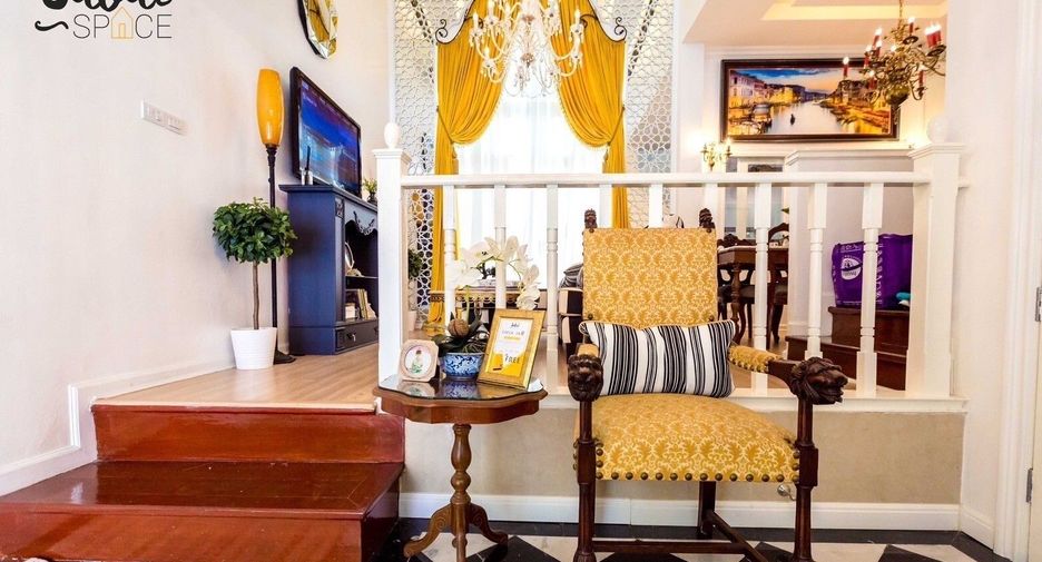 For rent 4 bedrooms house in Lat Phrao, Bangkok