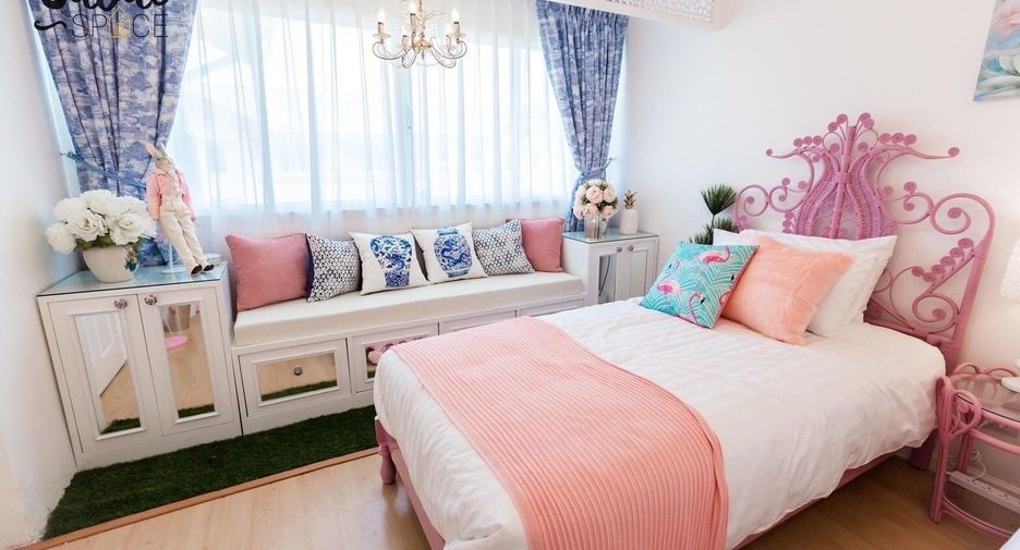 For rent 4 bedrooms house in Lat Phrao, Bangkok