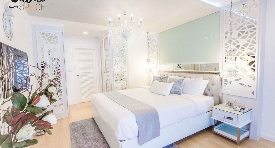 For rent 4 bedrooms house in Lat Phrao, Bangkok
