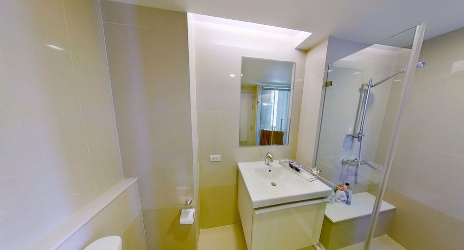 Wohnung zur Miete mit 2 Zimmer in Khlong Toei, Bangkok