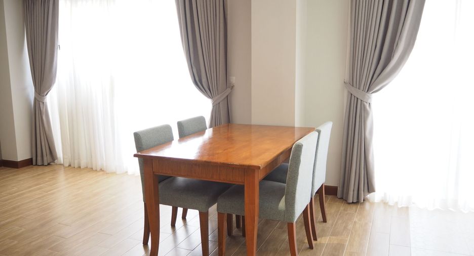 For rent 2 bedrooms condo in Pathum Wan, Bangkok